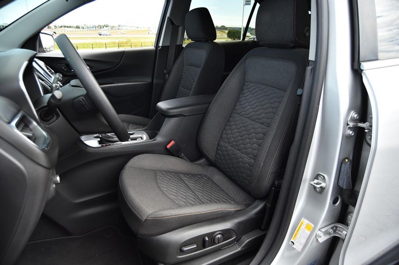 Chevrolet Equinox Vehicle Image 18