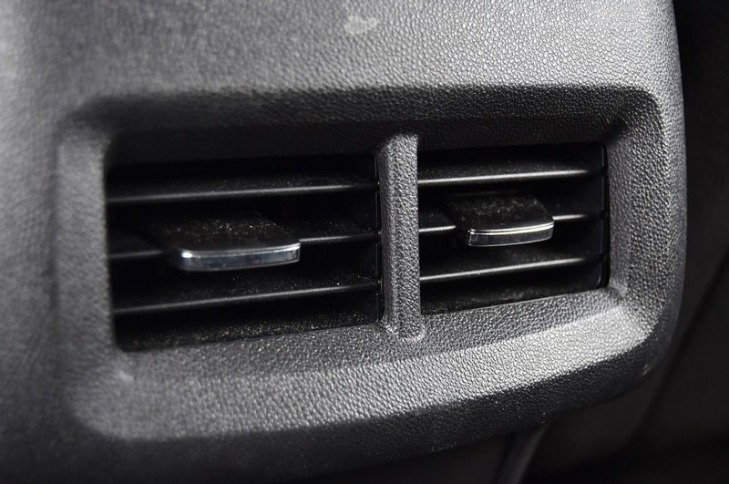 Chevrolet Equinox Vehicle Image 21