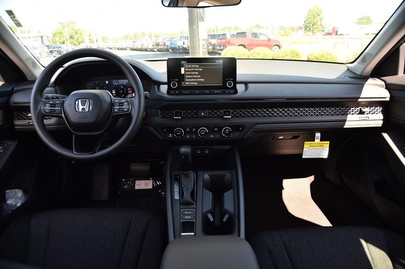 Honda Accord Sedan Vehicle Image 07