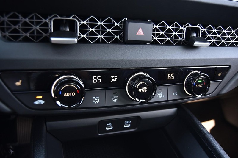 Honda Accord Sedan Vehicle Image 13