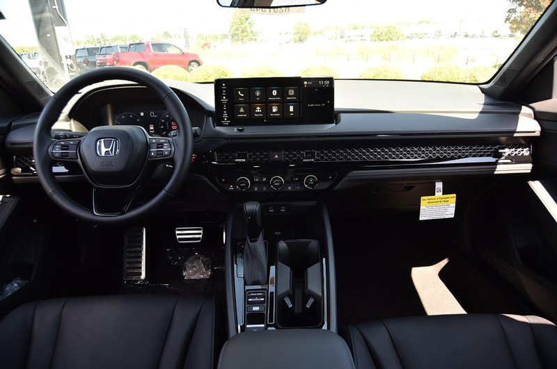 Honda Accord Hybrid Vehicle Image 07