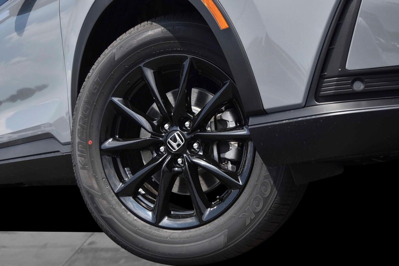 Honda CR-V Hybrid Vehicle Image 03