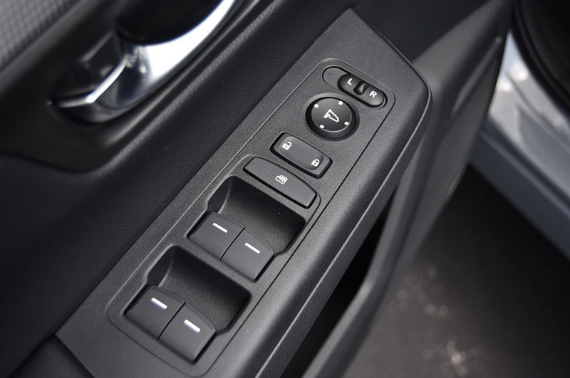Honda CR-V Hybrid Vehicle Image 08