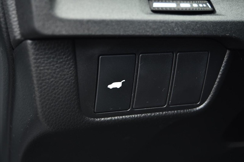 Honda CR-V Hybrid Vehicle Image 11