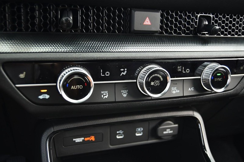 Honda CR-V Hybrid Vehicle Image 15