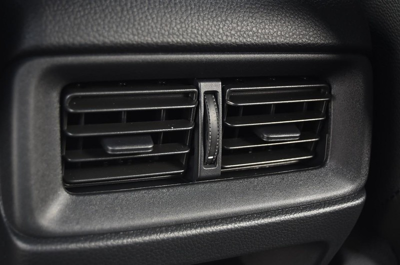 Honda CR-V Hybrid Vehicle Image 25