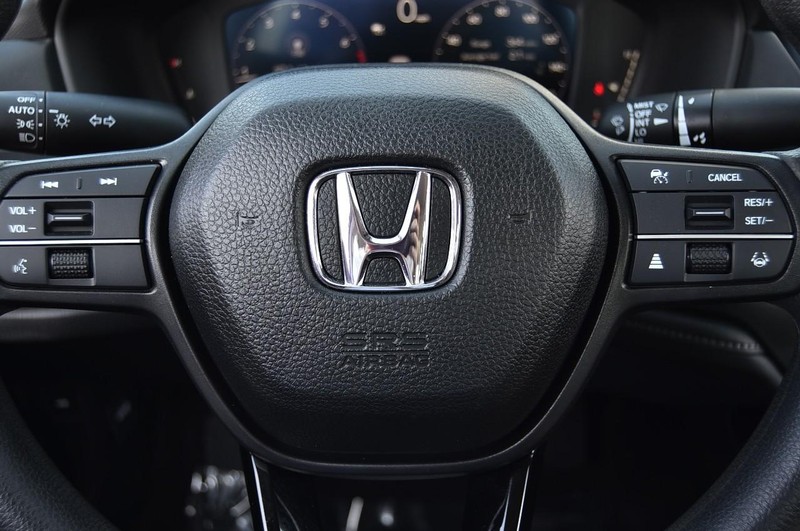 Honda Accord Sedan Vehicle Image 17