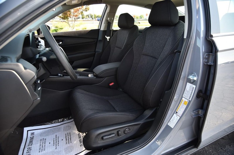 Honda Accord Sedan Vehicle Image 18
