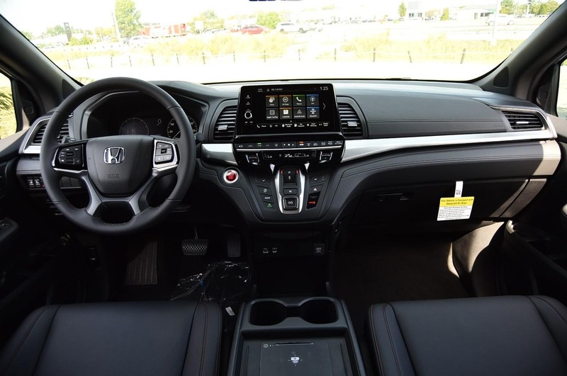 Honda Odyssey Vehicle Full-screen Gallery Image 7