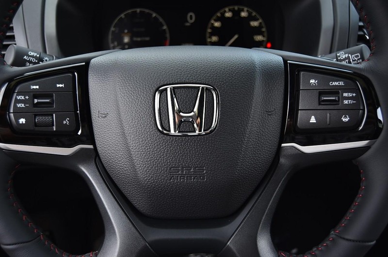 Honda Odyssey Vehicle Full-screen Gallery Image 22