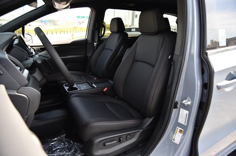Honda Odyssey Vehicle Full-screen Gallery Image 23