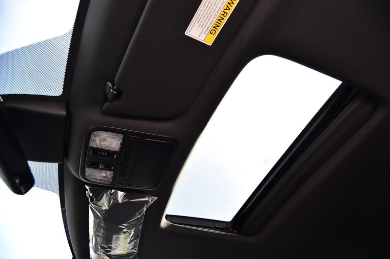 Honda Odyssey Vehicle Full-screen Gallery Image 25