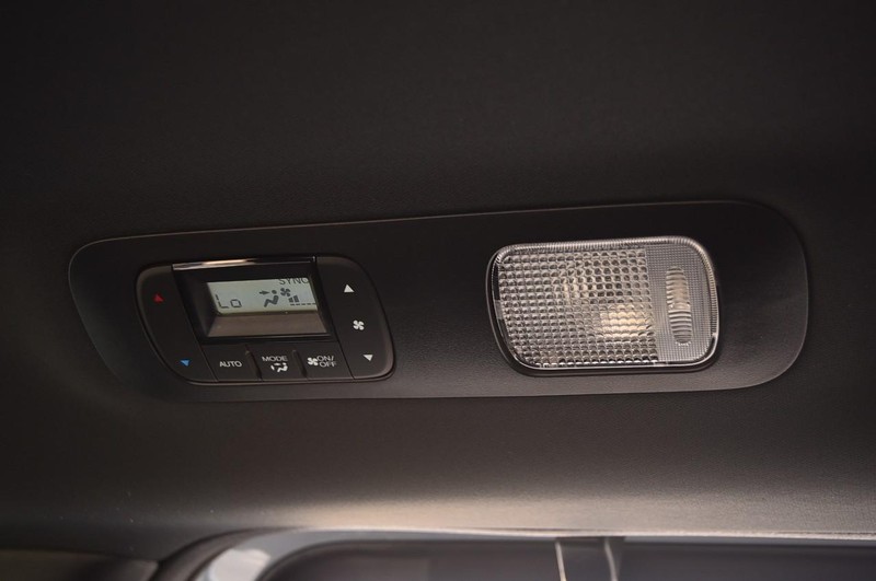 Honda Odyssey Vehicle Full-screen Gallery Image 27