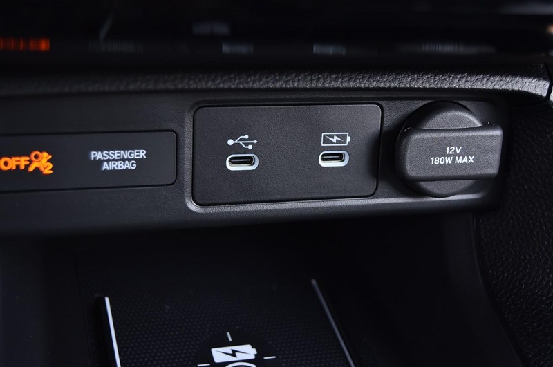 Honda Civic Sedan Hybrid Vehicle Image 16