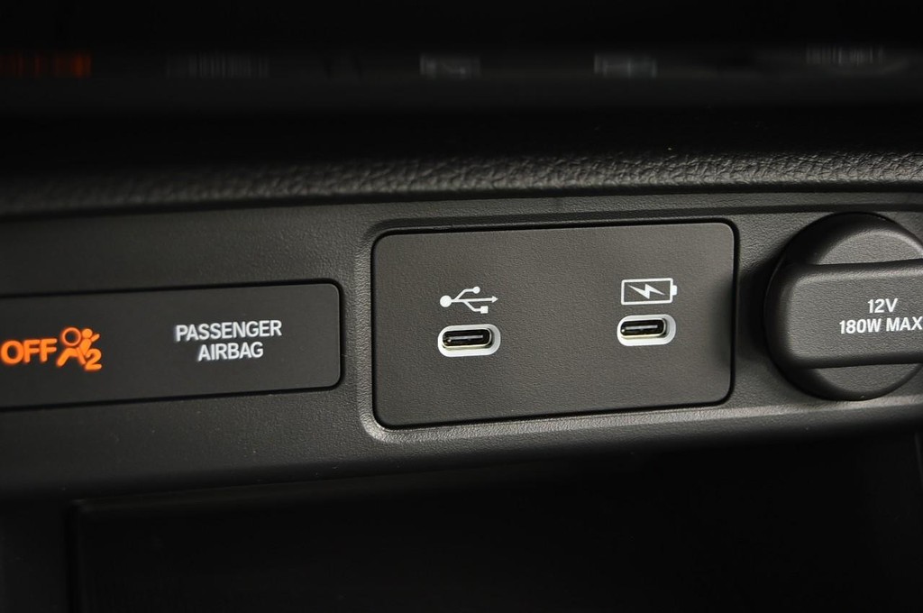 Honda Civic Sedan Hybrid Vehicle Image 16