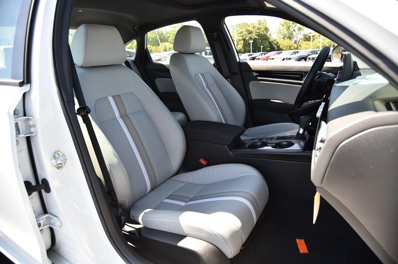Honda Civic Sedan Hybrid Vehicle Image 21