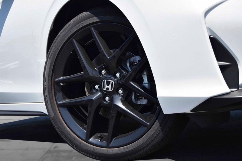 Honda Civic Hatchback Hybrid Vehicle Image 03