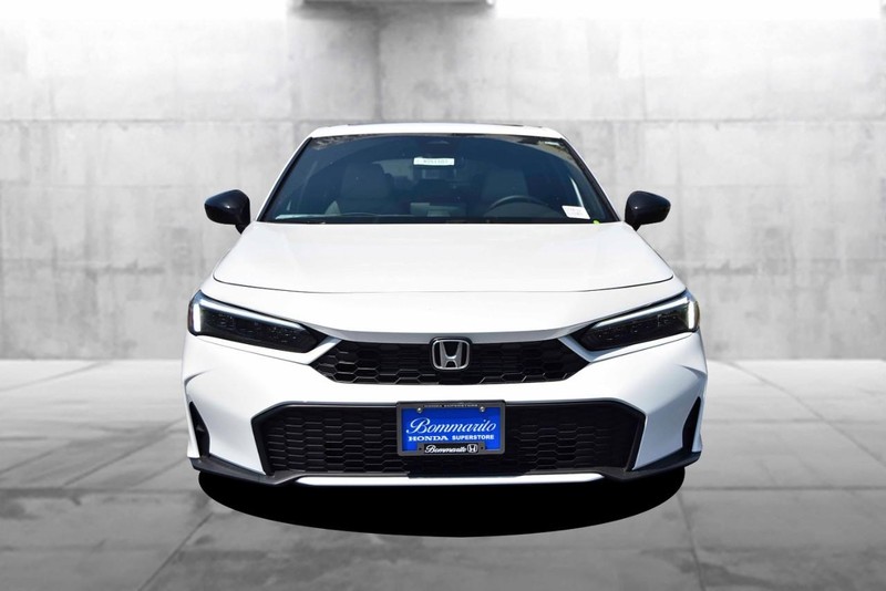 Honda Civic Hatchback Hybrid Vehicle Image 04