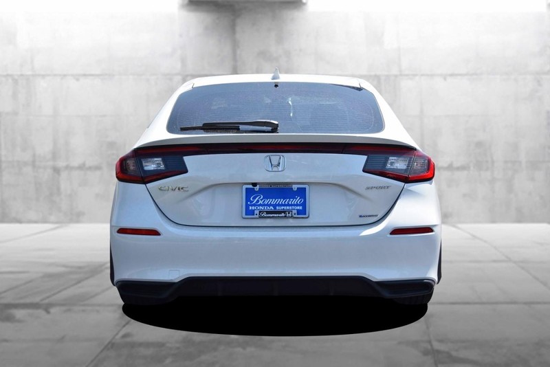 Honda Civic Hatchback Hybrid Vehicle Image 06