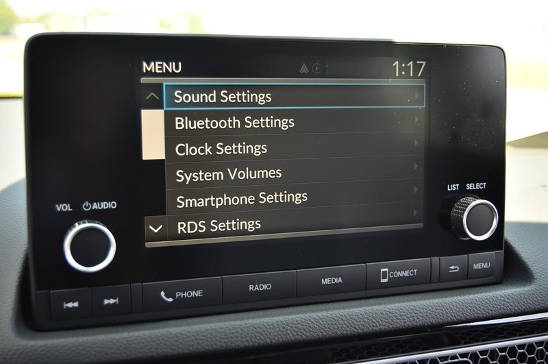 Honda Civic Hatchback Hybrid Vehicle Image 13