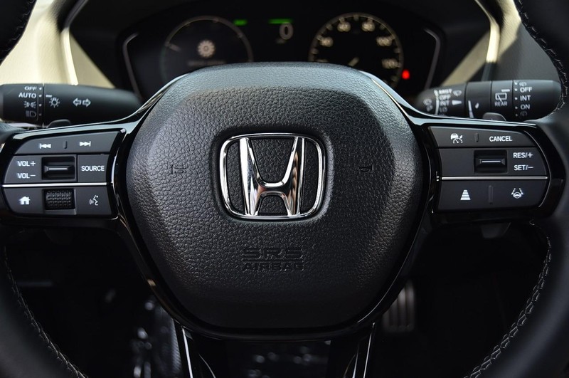 Honda Civic Hatchback Hybrid Vehicle Image 18