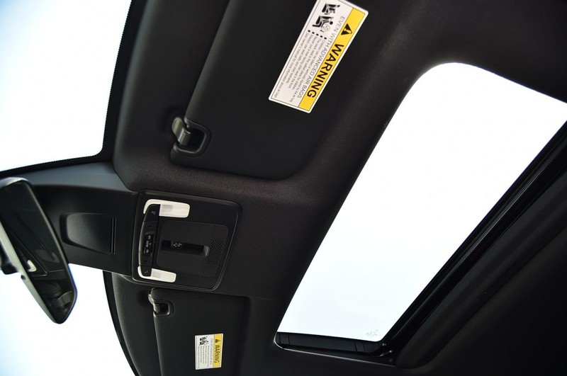 Honda Civic Hatchback Hybrid Vehicle Image 21