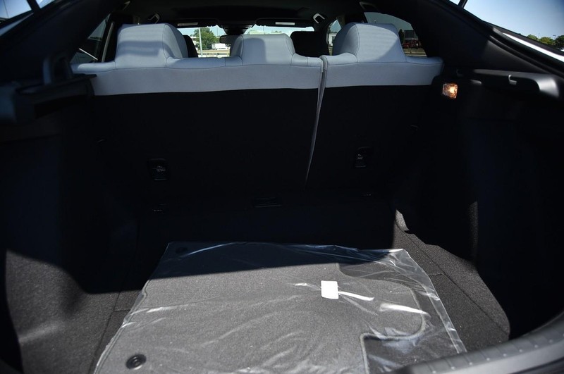 Honda Civic Hatchback Hybrid Vehicle Image 23