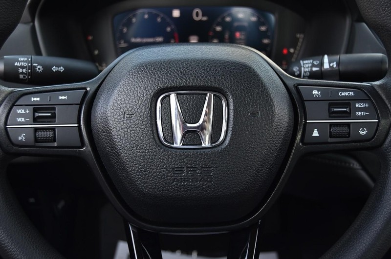 Honda Accord Sedan Vehicle Image 17