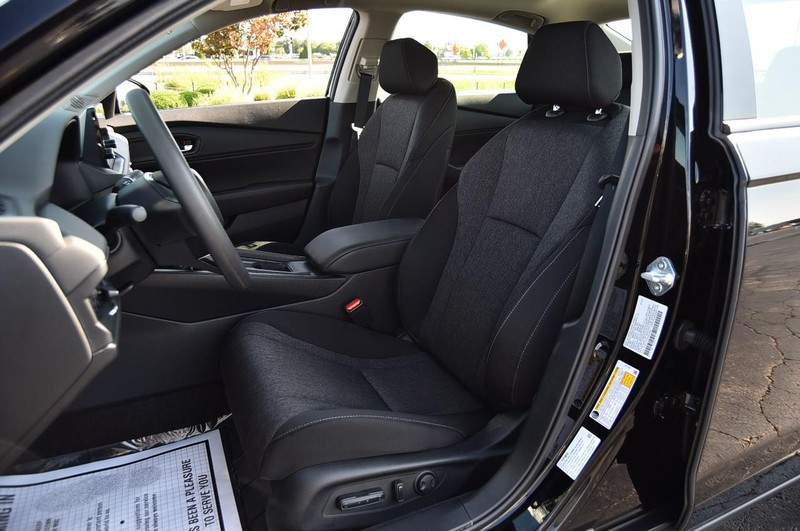 Honda Accord Sedan Vehicle Image 18