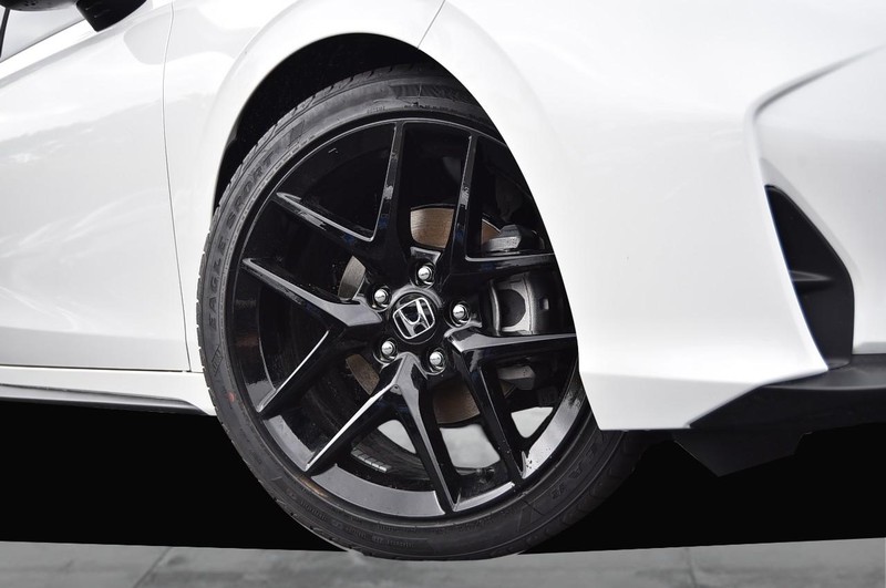 Honda Civic Hatchback Vehicle Image 03