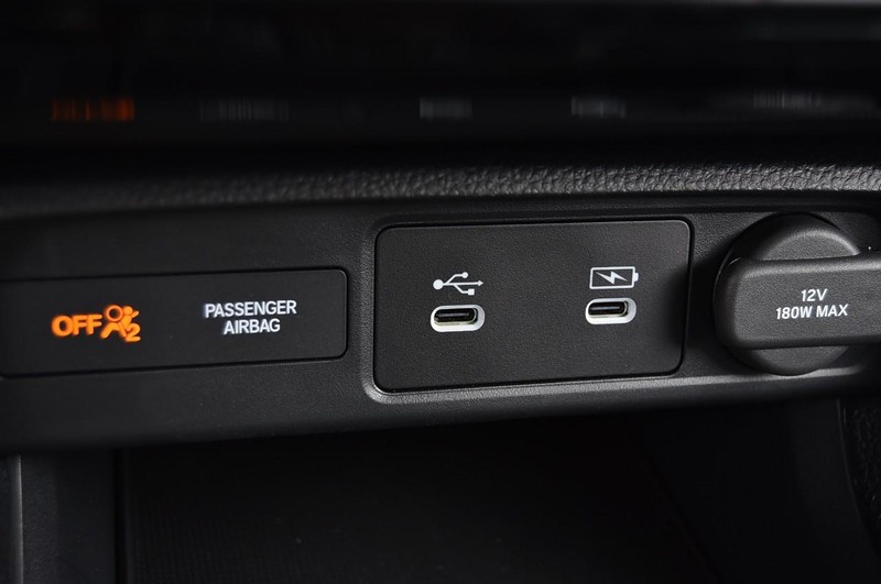 Honda Civic Hatchback Vehicle Image 17