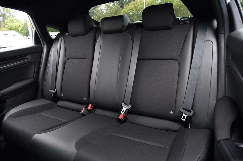 Honda Civic Hatchback Vehicle Image 23