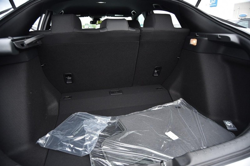 Honda Civic Hatchback Vehicle Image 24