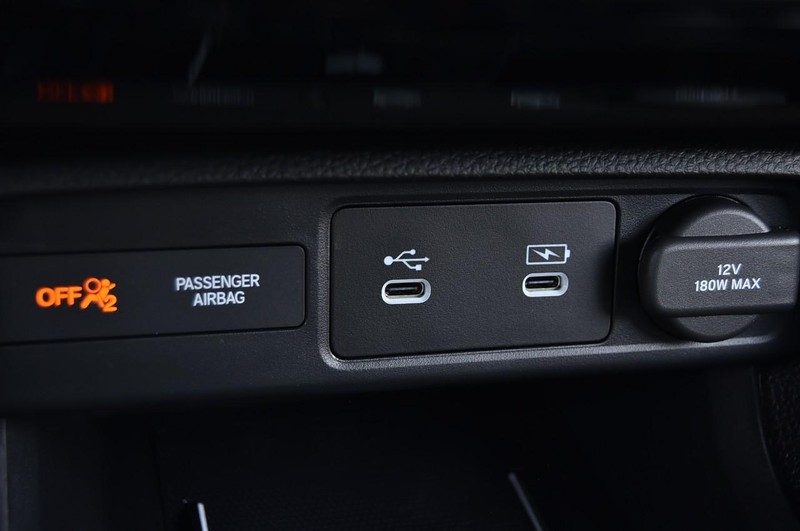 Honda Civic Sedan Hybrid Vehicle Image 16