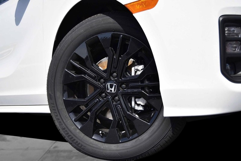 Honda Odyssey Vehicle Full-screen Gallery Image 3