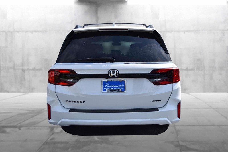 Honda Odyssey Vehicle Full-screen Gallery Image 6