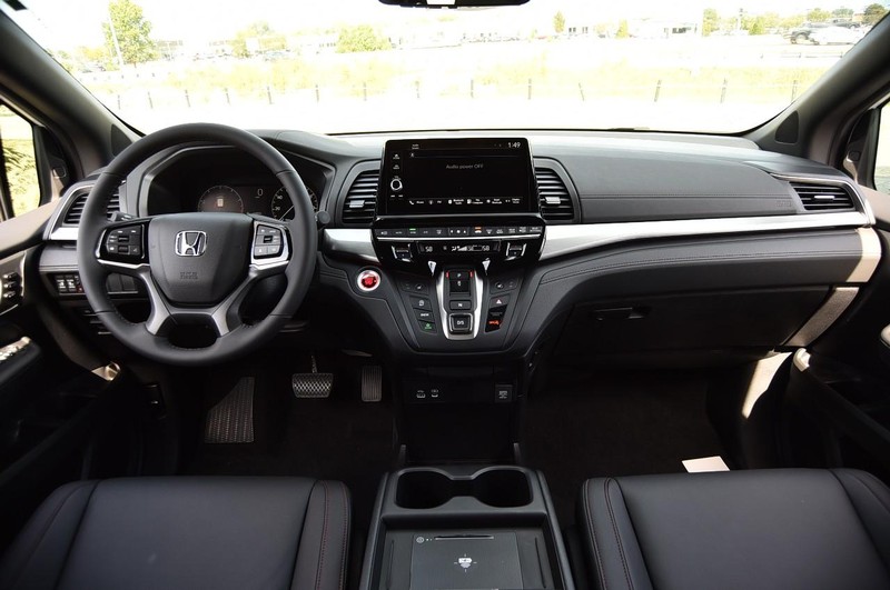 Honda Odyssey Vehicle Full-screen Gallery Image 7