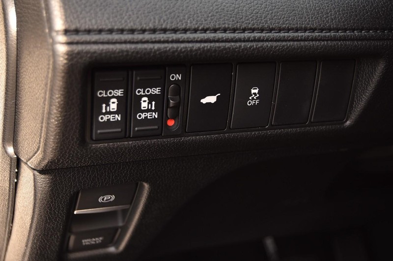 Honda Odyssey Vehicle Full-screen Gallery Image 11