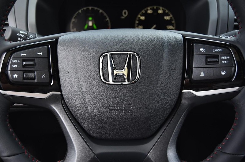 Honda Odyssey Vehicle Full-screen Gallery Image 22