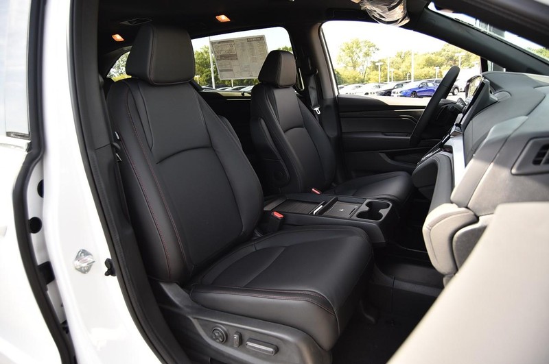 Honda Odyssey Vehicle Full-screen Gallery Image 24