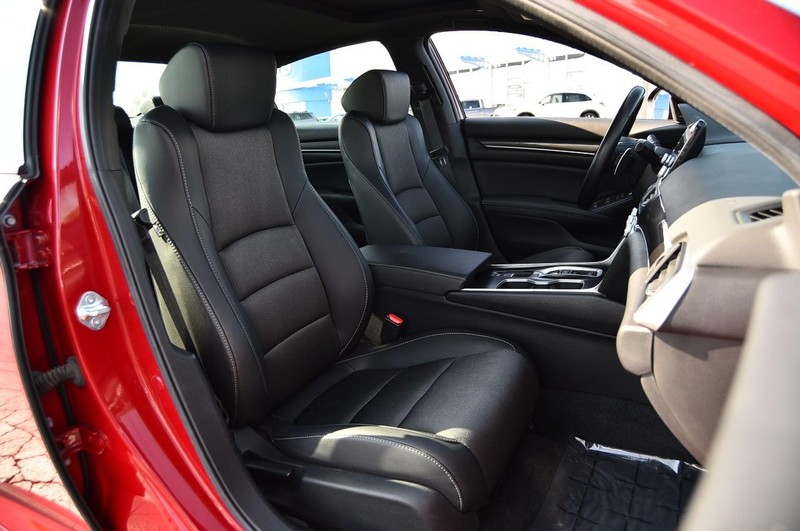 Honda Accord Sedan Vehicle Image 23