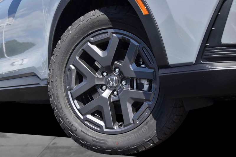 Honda CR-V Hybrid Vehicle Image 03