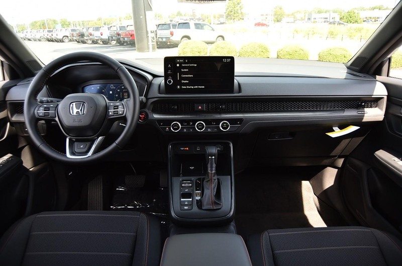 Honda CR-V Hybrid Vehicle Image 07