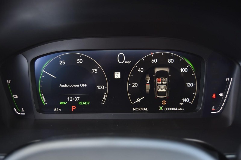 Honda CR-V Hybrid Vehicle Image 11