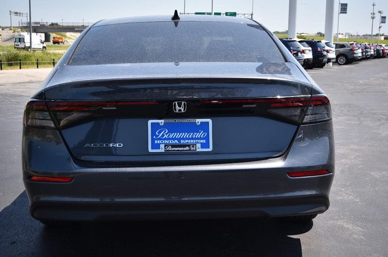 Honda Accord Sedan Vehicle Image 06