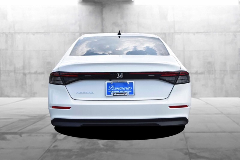 Honda Accord Sedan Vehicle Image 06
