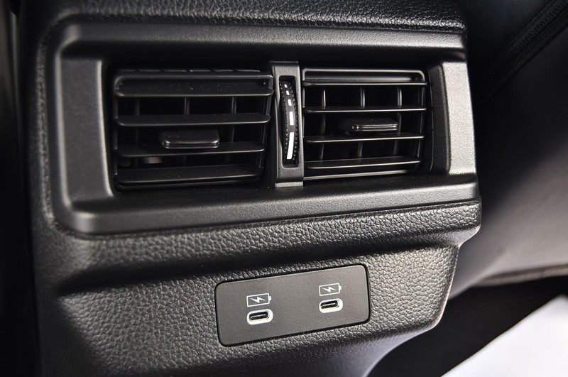 Honda Accord Hybrid Vehicle Image 24