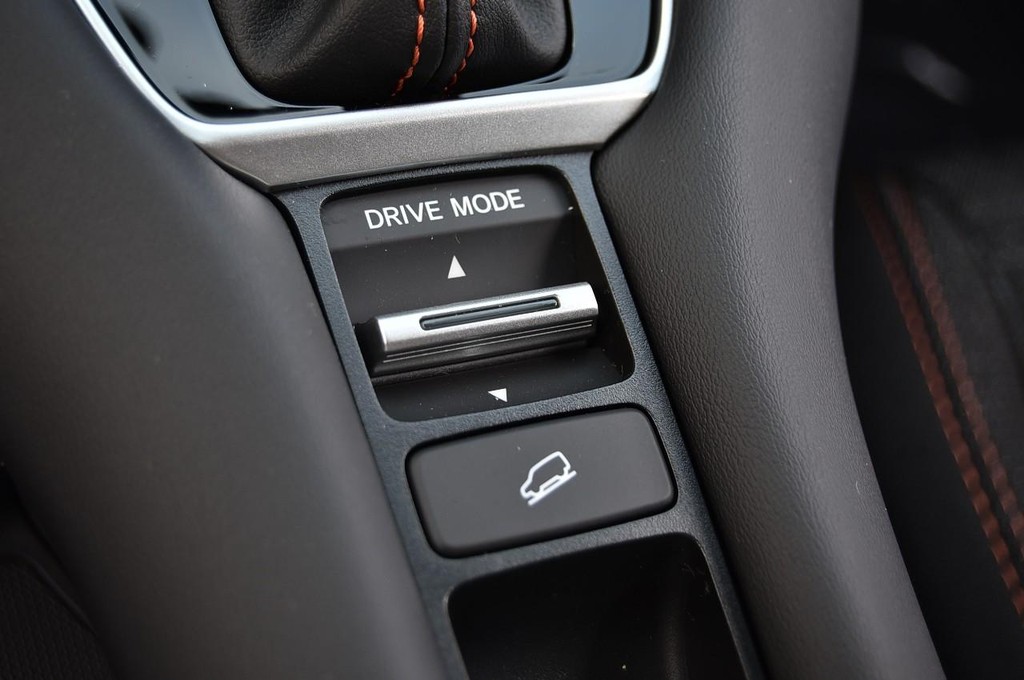 Honda HR-V Vehicle Image 18