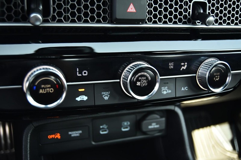 Honda Civic Hatchback Vehicle Image 14