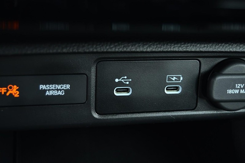 Honda Civic Hatchback Vehicle Image 15